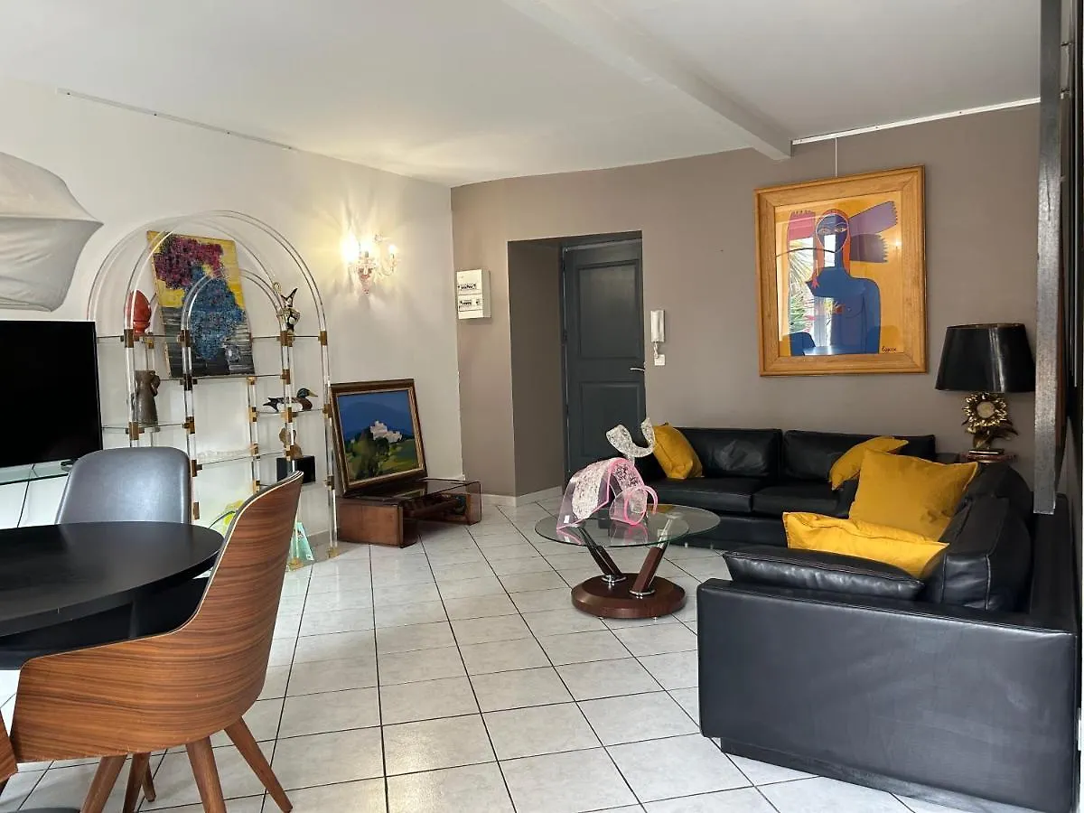 Interieur D'Artistes Apartment Montelimar 0*,  France
