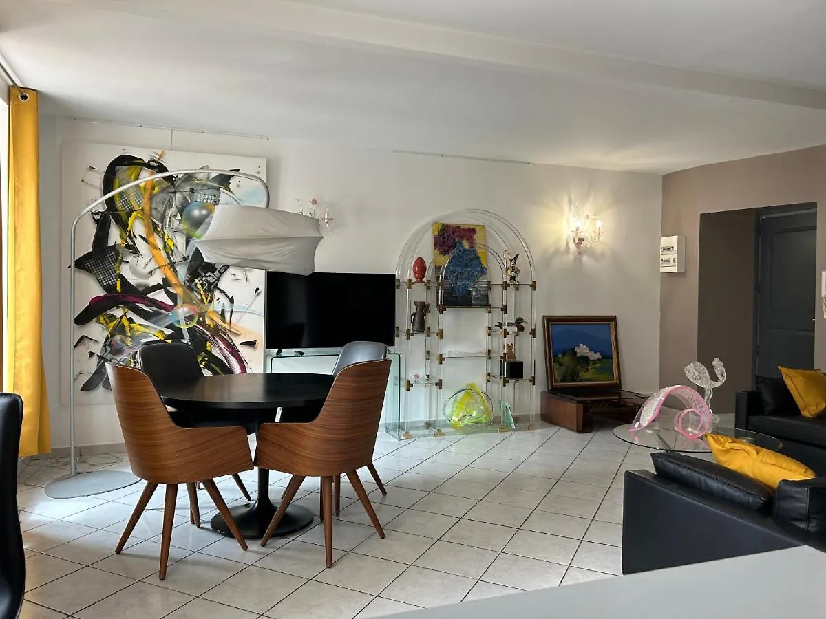 Interieur D'Artistes Apartment Montelimar
